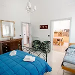 Lodge Malicodia